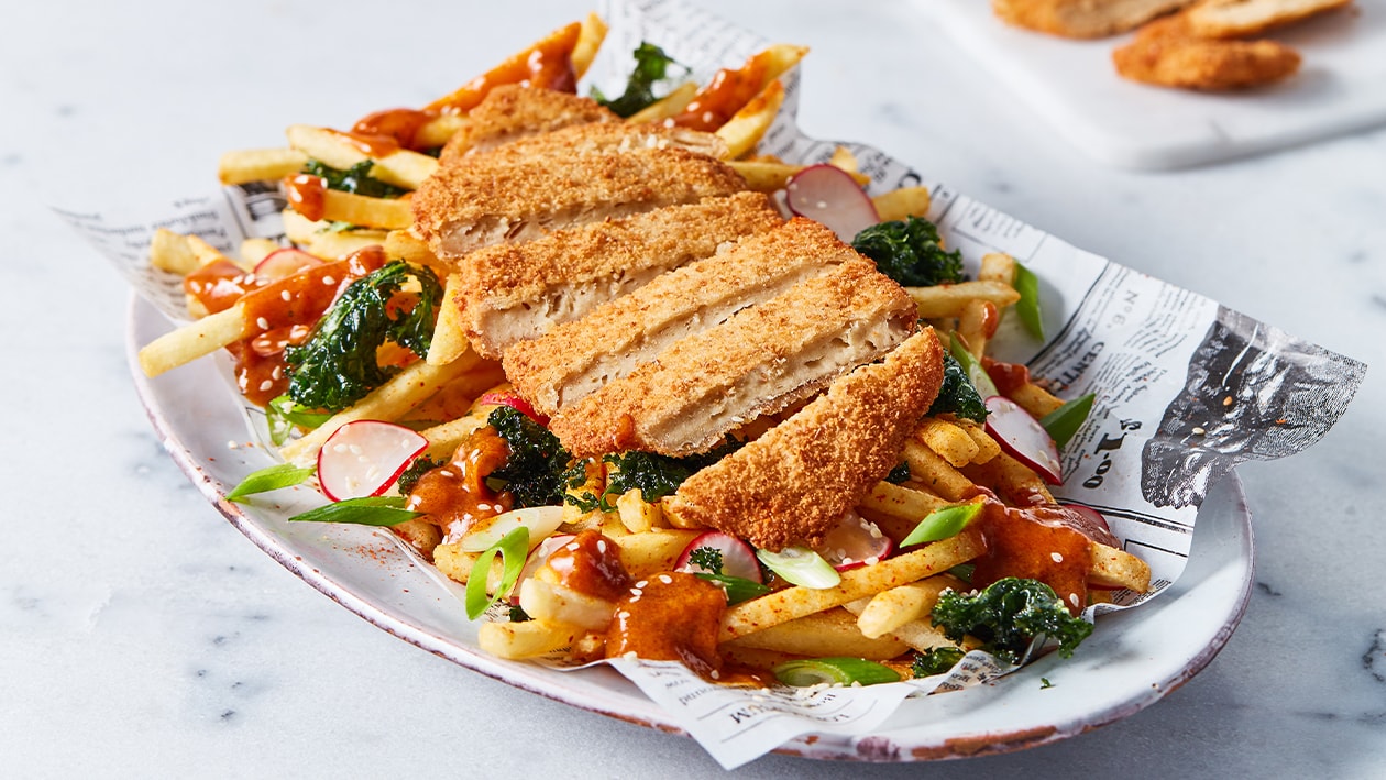 No Schnitzel mit Currysauce und Pommes-frites No Schnitzel mit Currysauce und Pommes-frites