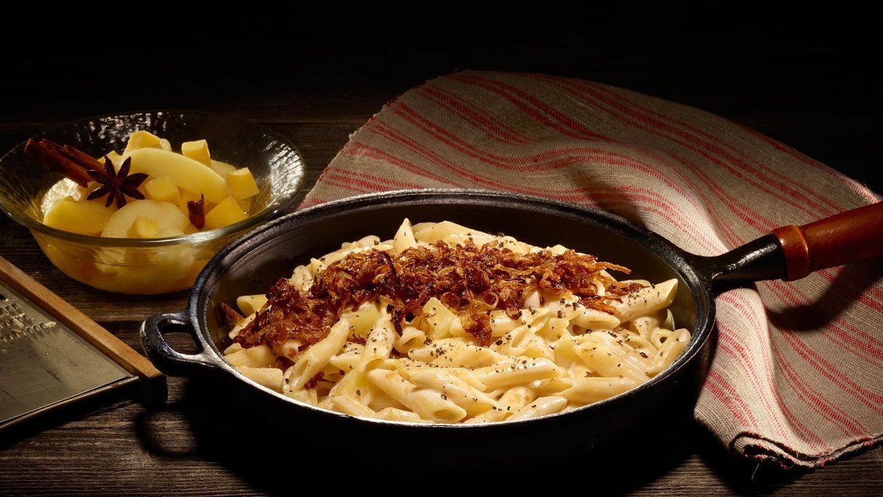 Älpler-Makkaroni mit Quitten-Apfel-Kompott –  