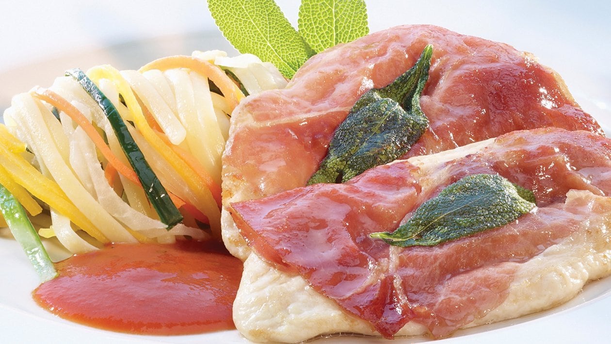Saltimbocca de poulet sur tagliatelle aux légumes Saltimbocca de poulet sur tagliatelle aux légumes