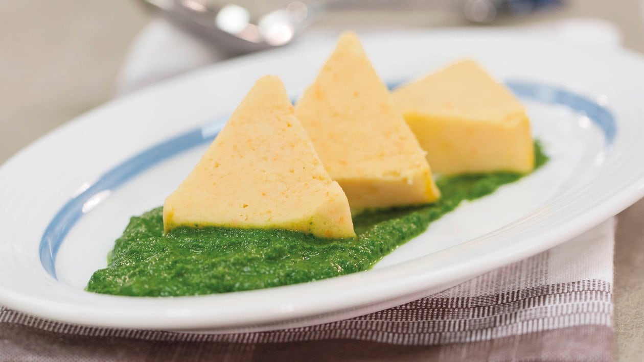 Terrine de pommes de terre et carottes à la purée d'épinards / Nourriture adaptée à la consistence