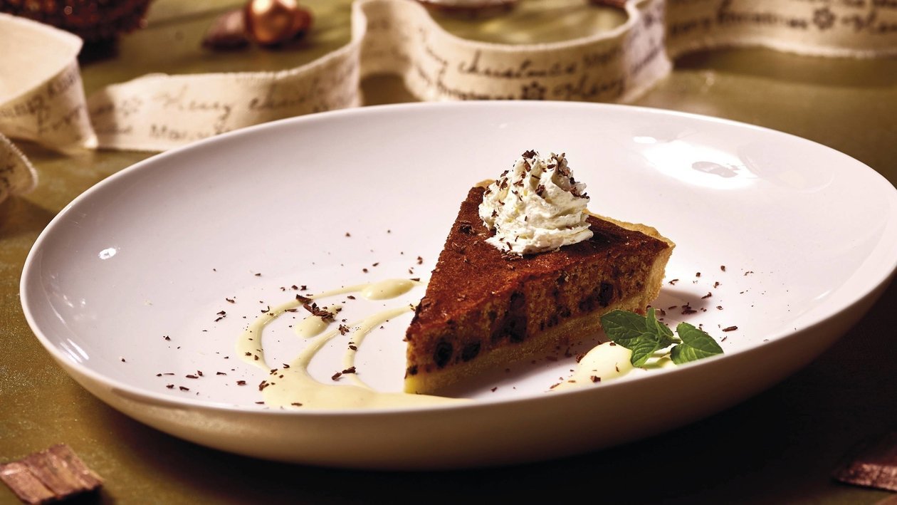 Cookie Pie mit Vanille-Eiercognac Sauce Cookie Pie mit Vanille-Eiercognac Sauce