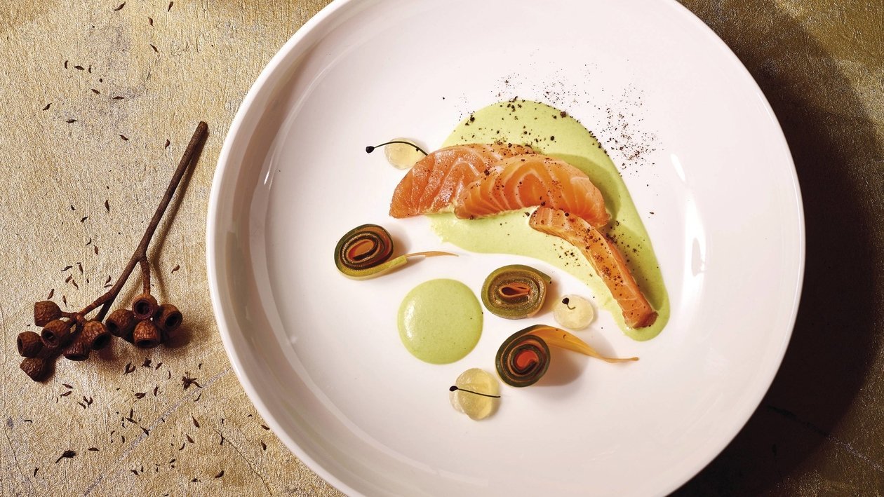 Saumon, concombre, carotte, petits pois, pomme Saumon, concombre, carotte, petits pois, pomme