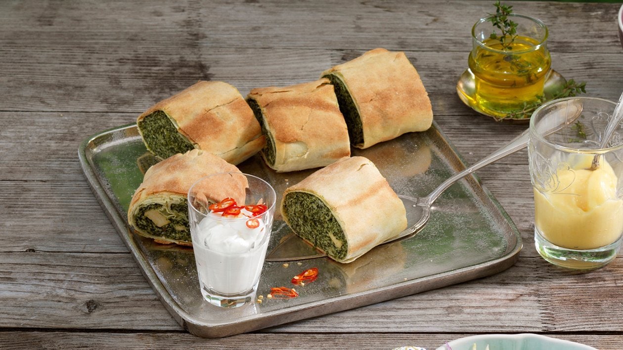 Grillierter Spinat-Strudel mit Dip –  