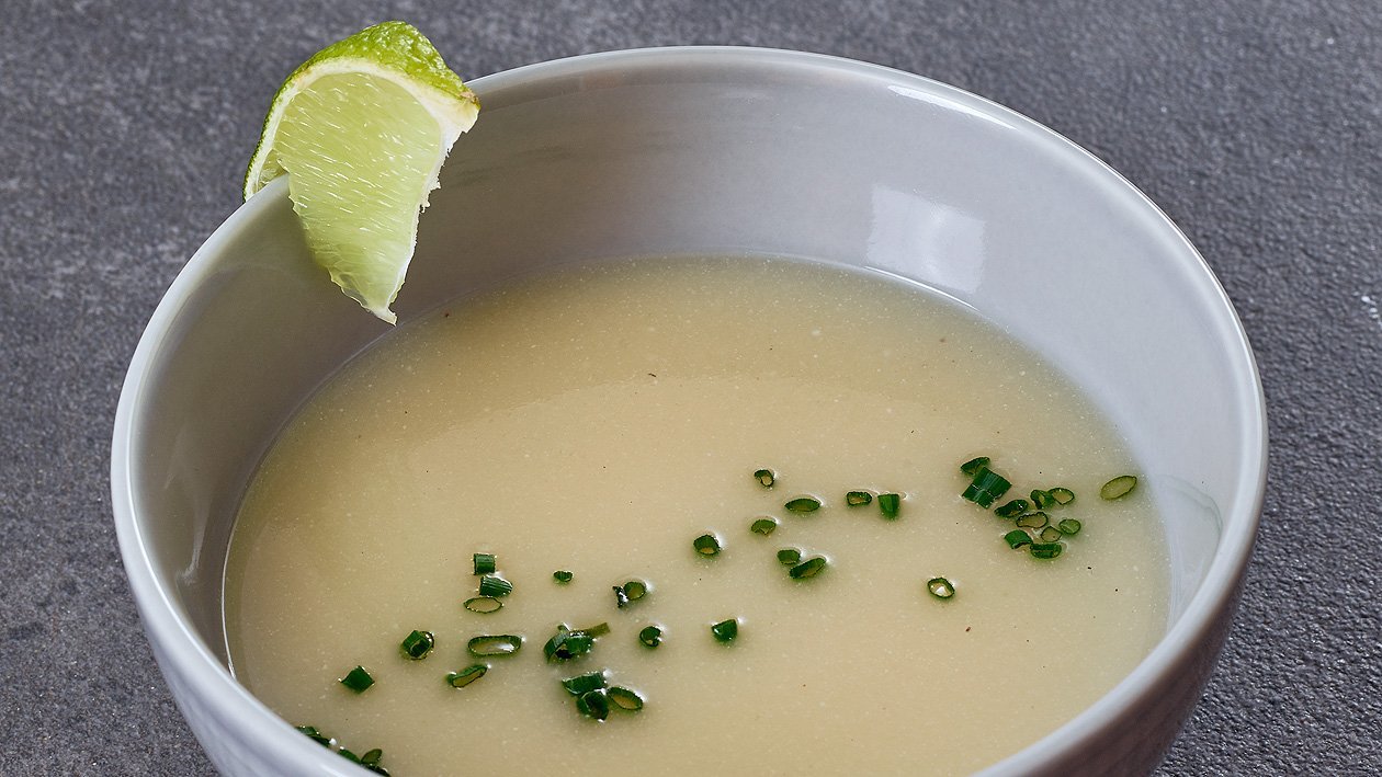 Blumenkohl Cremesuppe mit Kokosnuss Blumenkohl Cremesuppe mit Kokosnuss