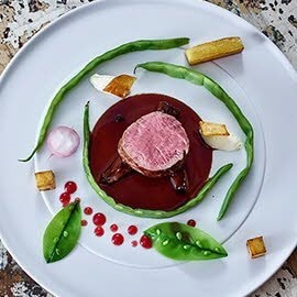 Filet de boeuf au ragoût de queue de boeuf et purée de céleri