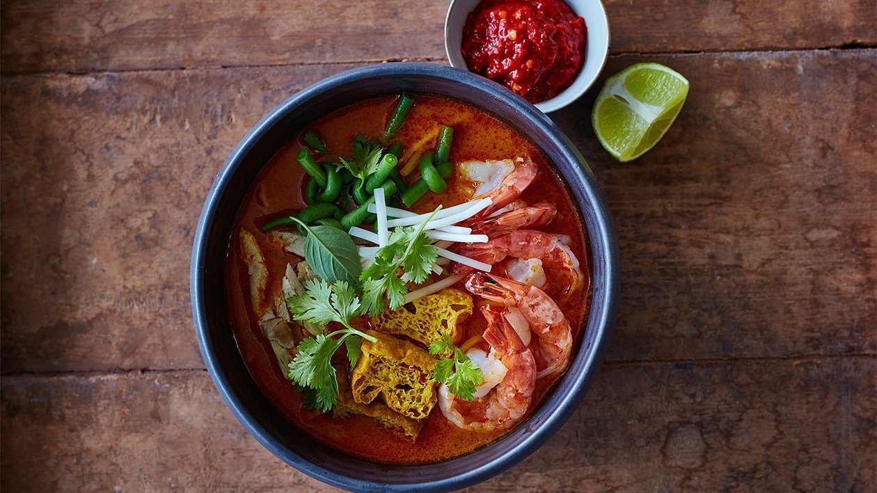 Laksa Noodles mit Crevetten und Schlangenbohnen Laksa Noodles mit Crevetten und Schlangenbohnen