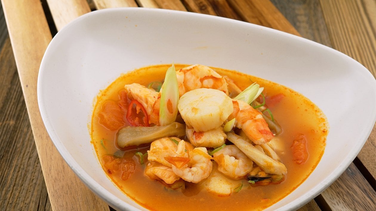 Scharfe Thai Suppe mit Meeresfrüchten