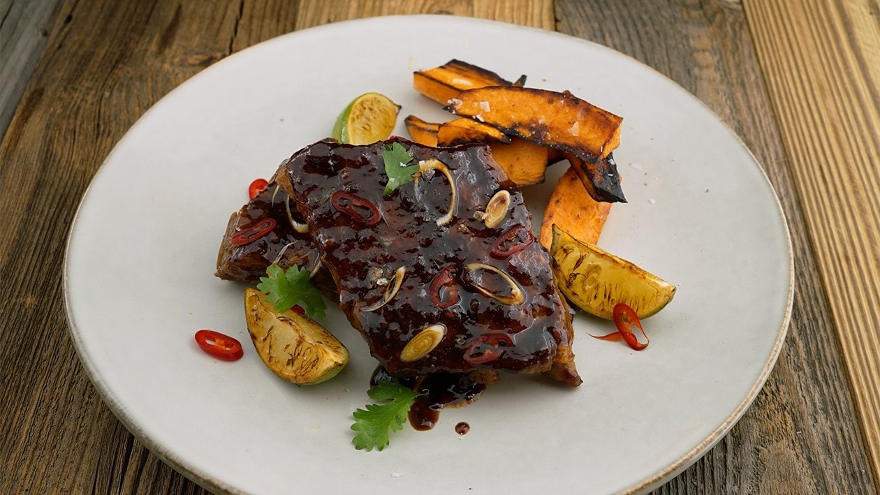 Spareribs mit kräftiger Chilimarinade Spareribs mit kräftiger Chilimarinade