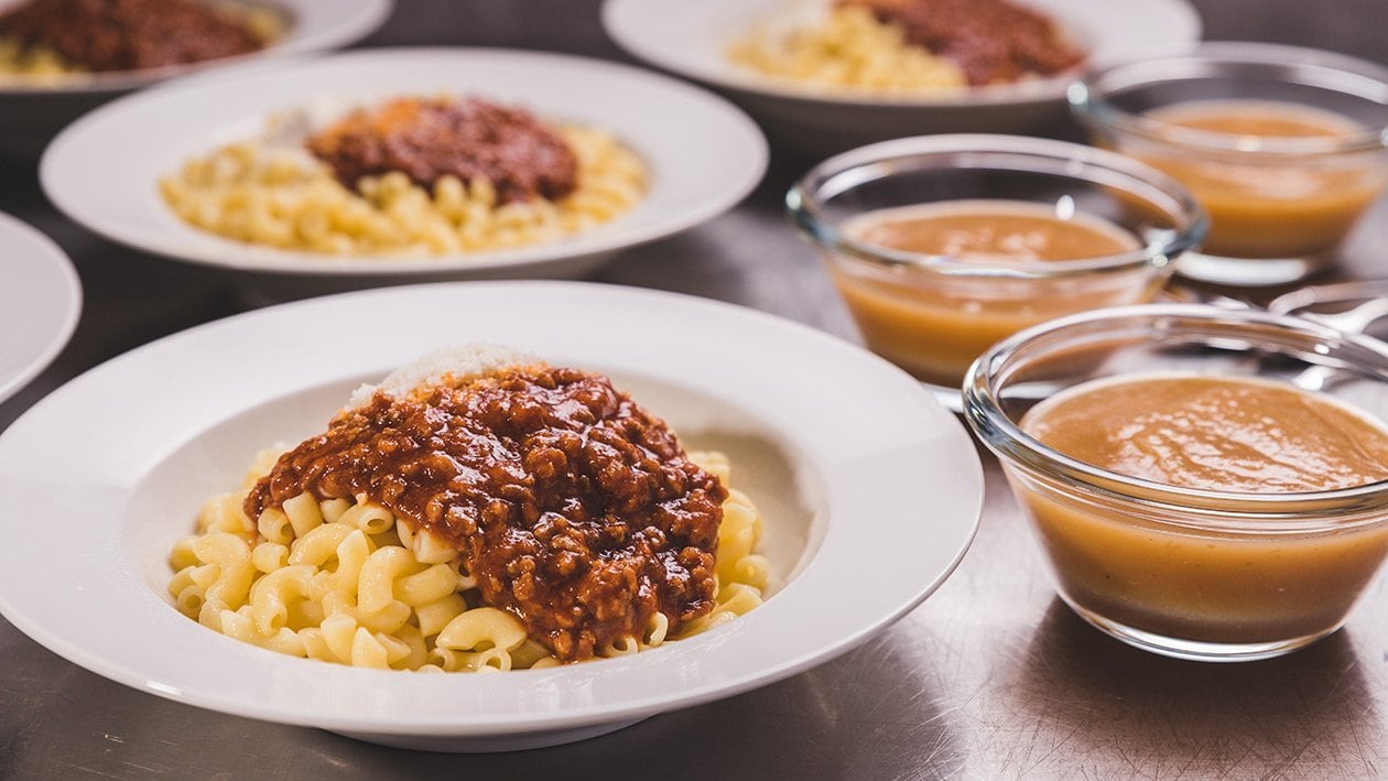 Viande hachée sur cornettes et mousse de pommes, pour grande quantité Viande hachée sur cornettes et mousse de pommes, pour grande quantité