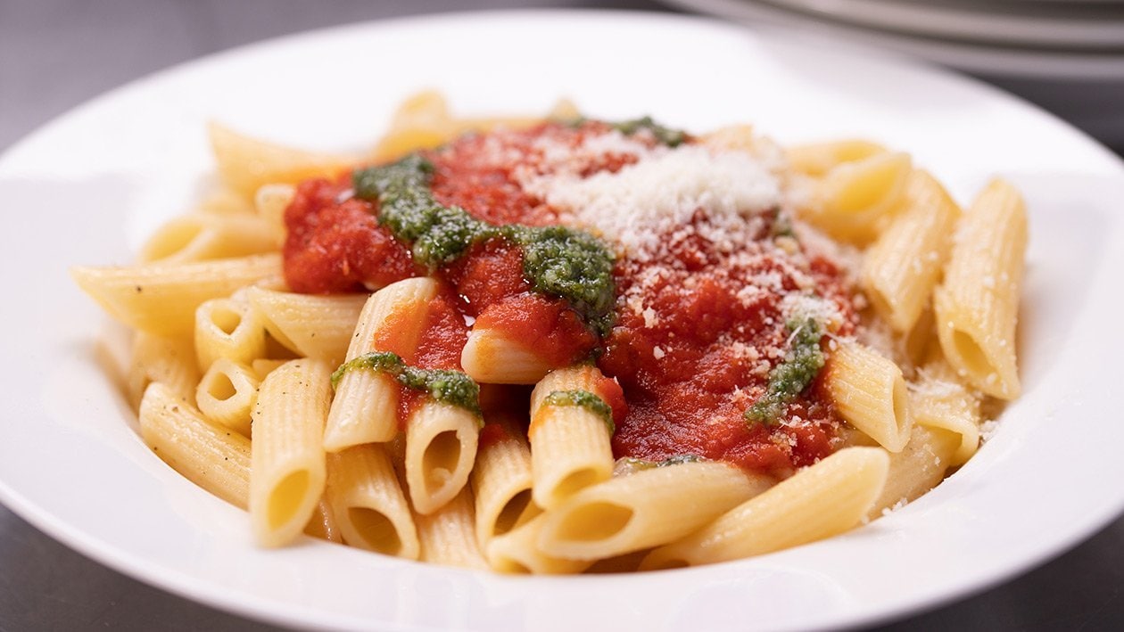 Penne à la tomate, pour grande quantité Penne à la tomate, pour grande quantité