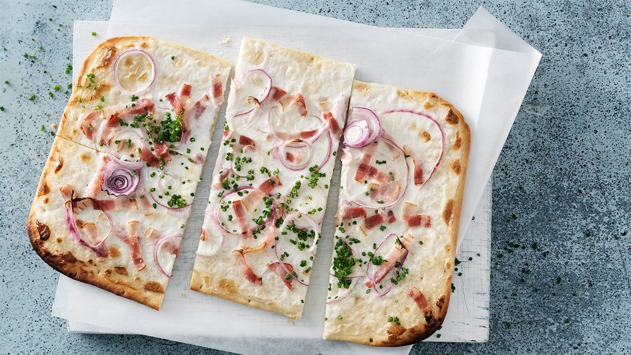 Flammkuchen mit Sauerrahm