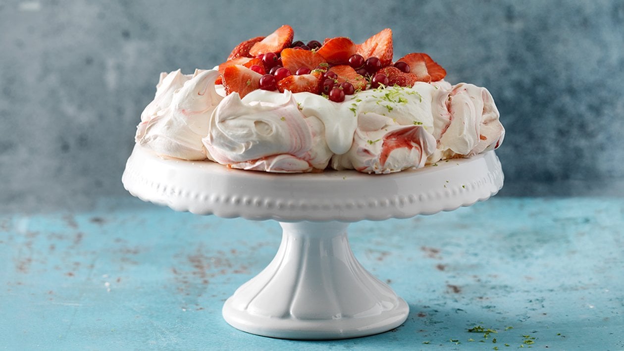 Pavlova mit Beeren Pavlova mit Beeren