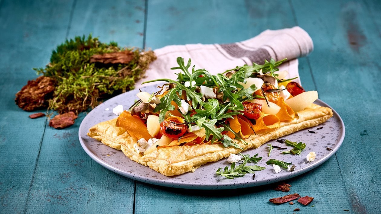Feuilleté à la courge, fromage de chèvre, poire et roquette Feuilleté à la courge, fromage de chèvre, poire et roquette