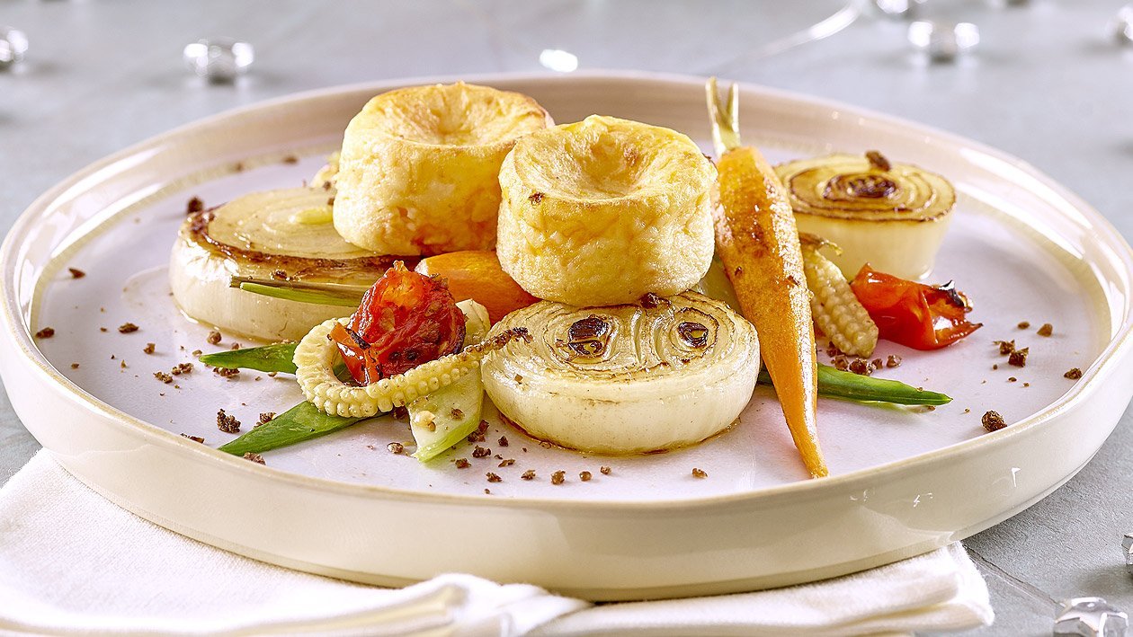 Kürbis-Käse Muffin mit grilliertem Gemüse