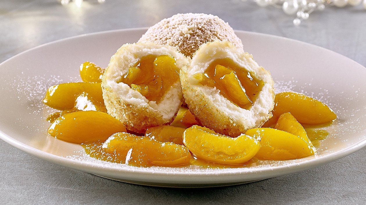 Quenelles aux abricots au séré et leur compote –  