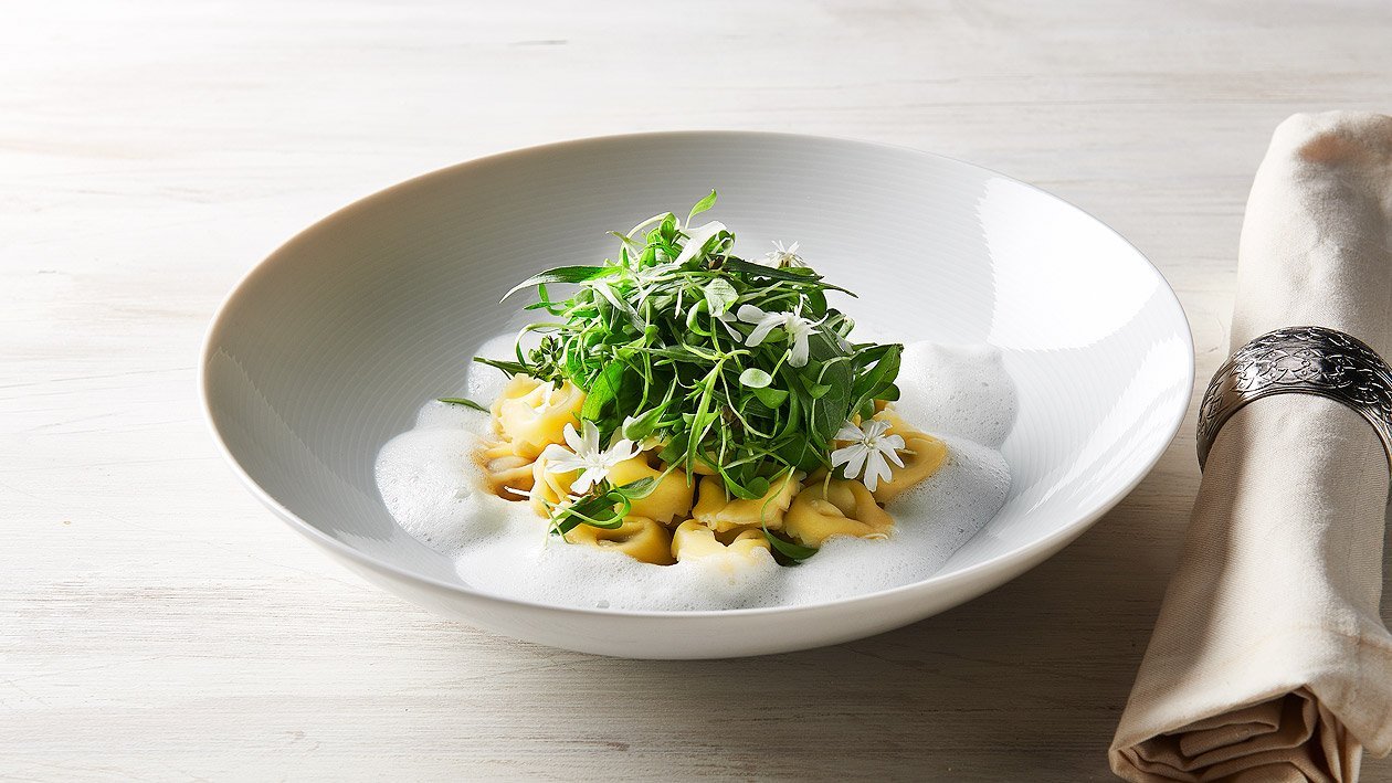 Tortellini au fromage et truffes, salade de chou –  