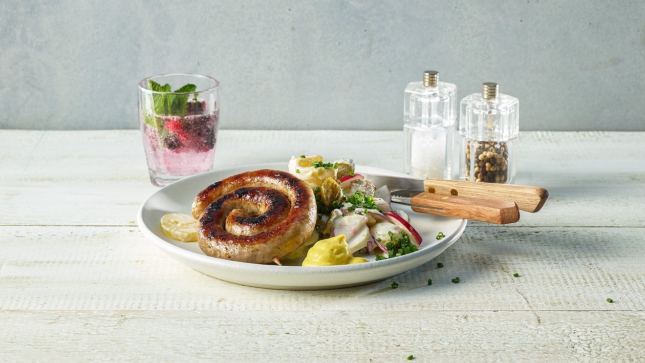 Tessiner Bratwurst mit Kartoffelsalat Tessiner Bratwurst mit Kartoffelsalat