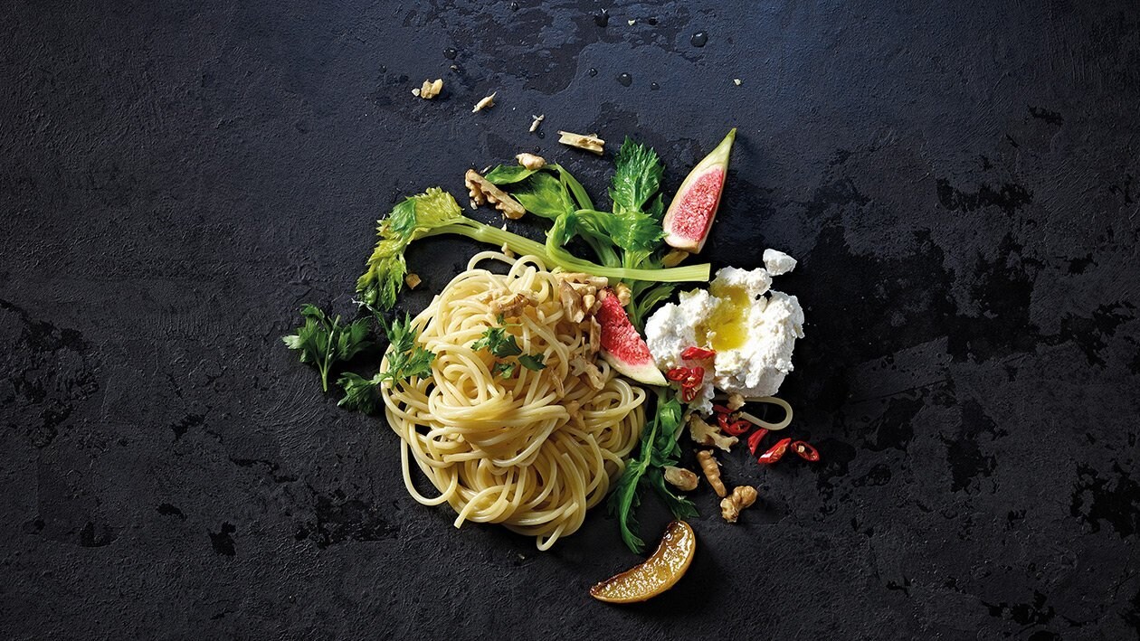 Spaghetti con ricotta e fichi