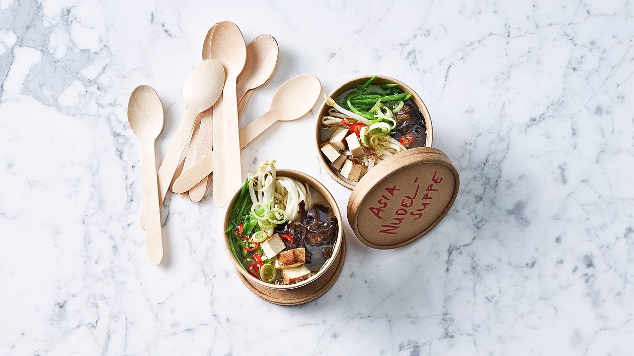 Soupe de nouilles ramen aux légumes et tofu (à l'emporter)