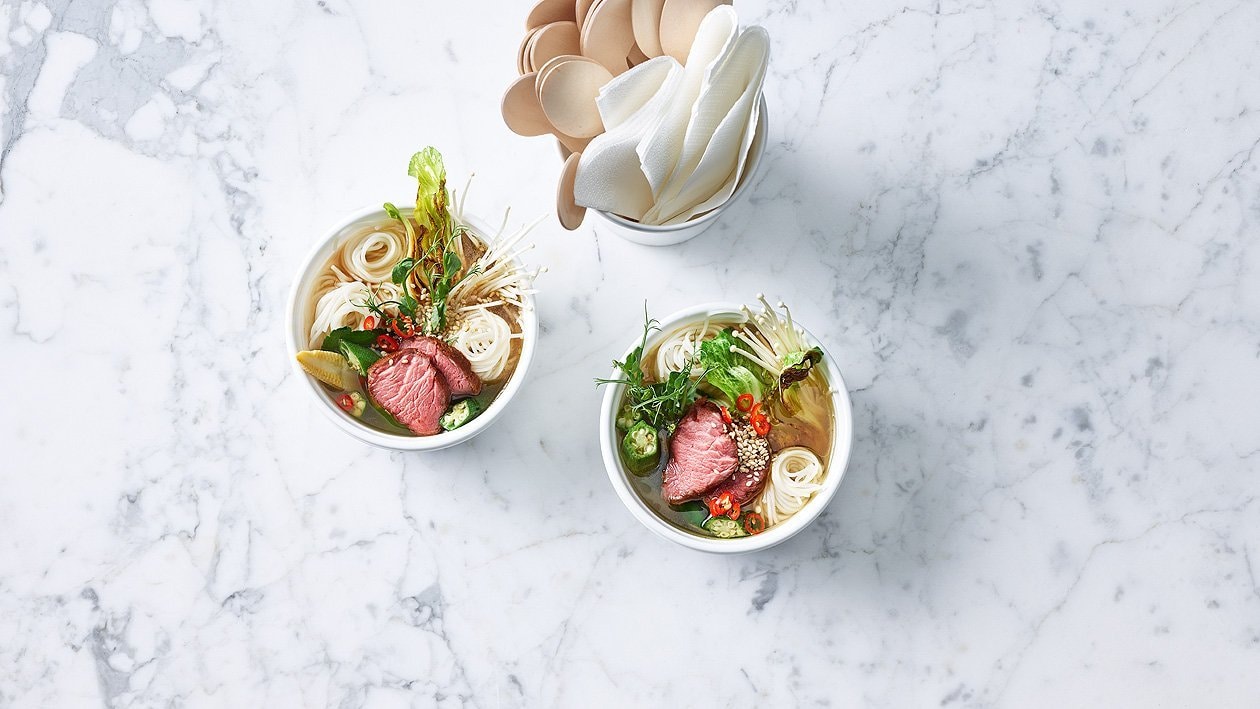 Soupe aux nouilles ramen et viande de boeuf (à l'emporter)