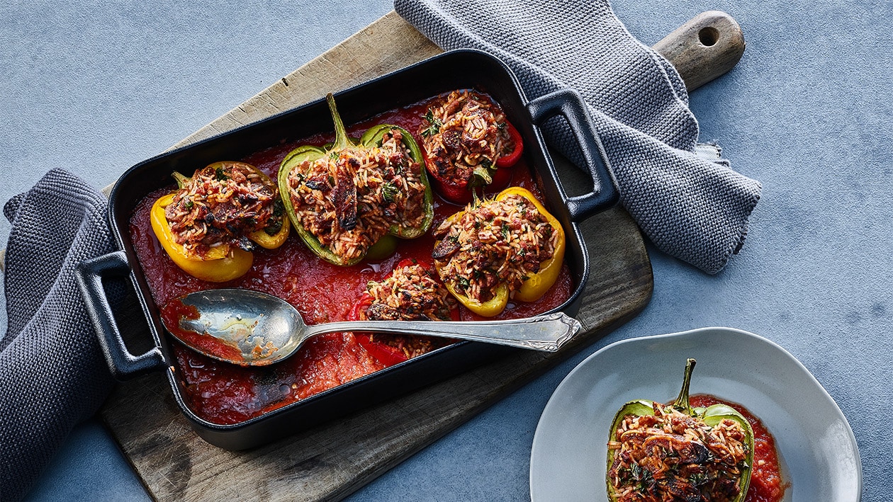 Poivrons farcis au hachis, riz et figues séchées