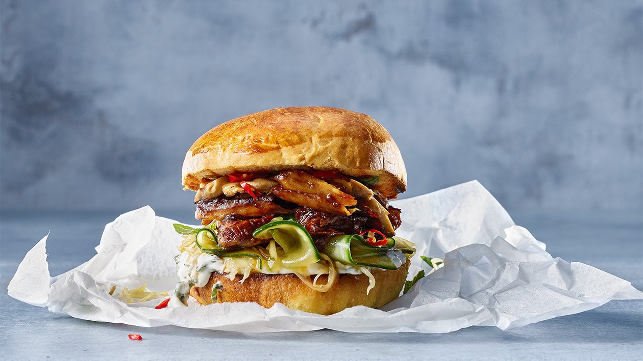 Teriyaki-Soja-Burger mit Ingwer und falschem Kimchi