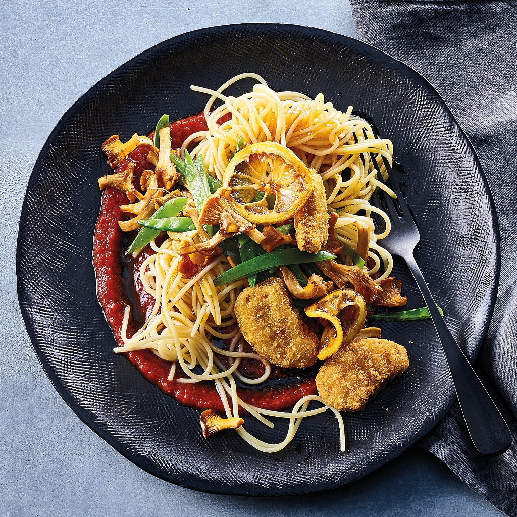 Spaghetti au citron, chanterelles et sauce tomate