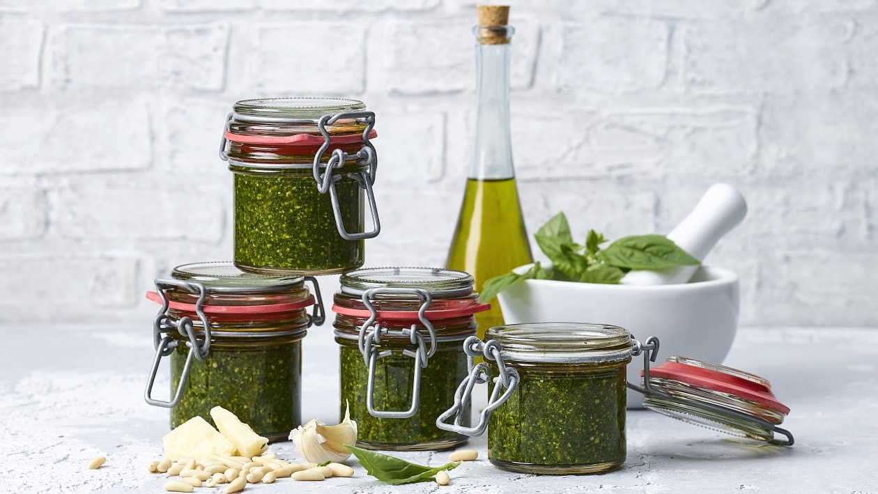 Hausgemachtes Basilikum Pesto