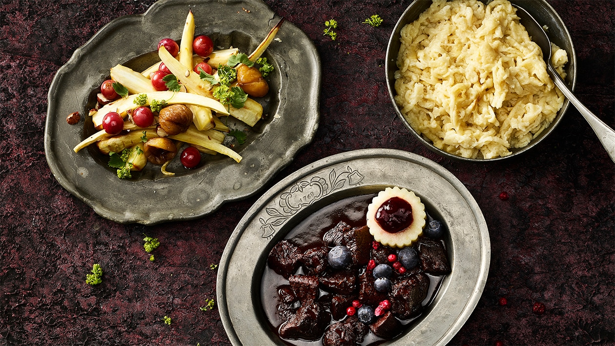 Rehpfeffer mit Spätzli und Pastinaken Rehpfeffer mit Spätzli und Pastinaken