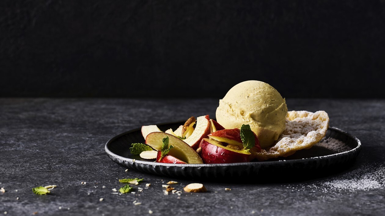 Fasnachtschüechli mit Vanilleeis