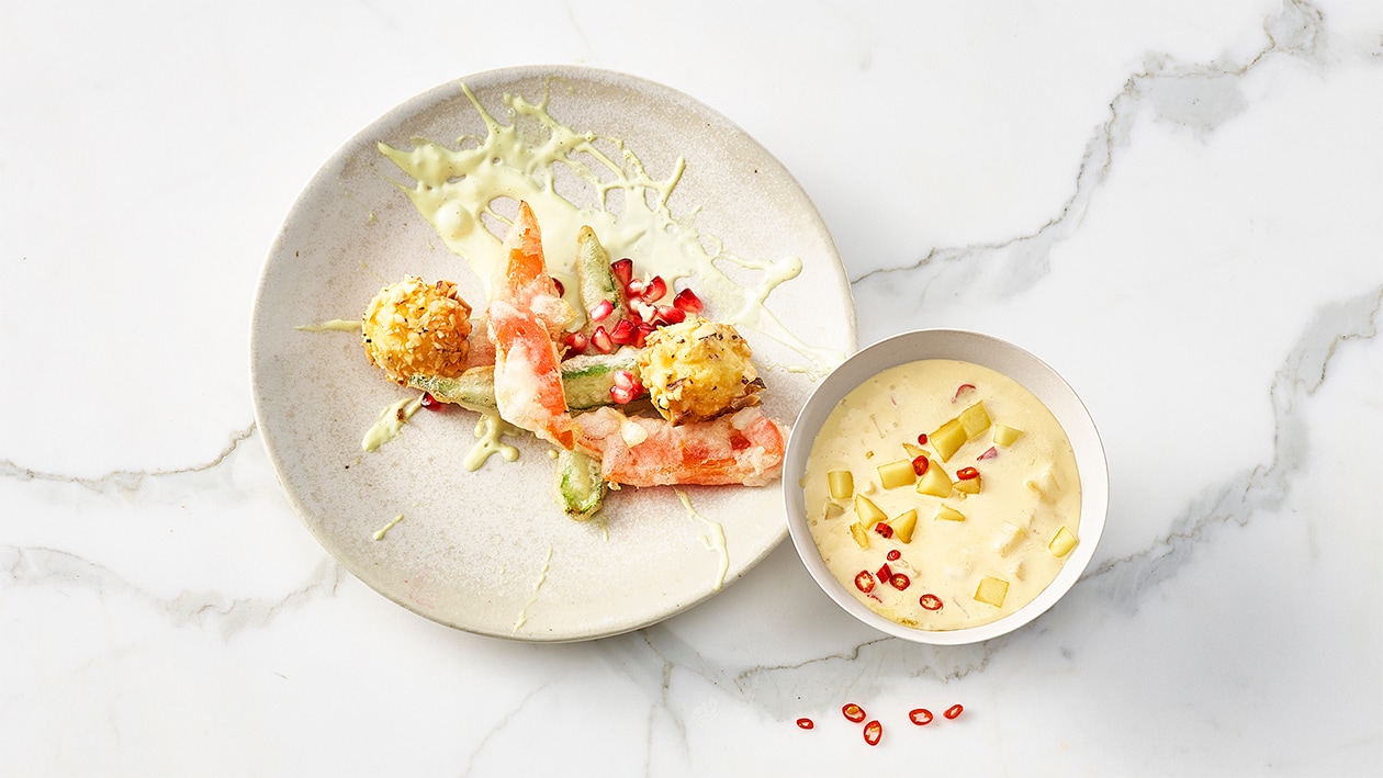 Légumes tempura et dip à la mangue