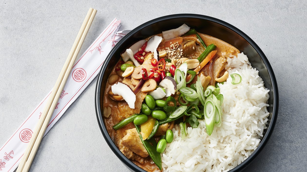 Curry à la noix de coco et émincé végétalien (vegan Chunks) à emporter Curry à la noix de coco et émincé végétalien (vegan Chunks) à emporter