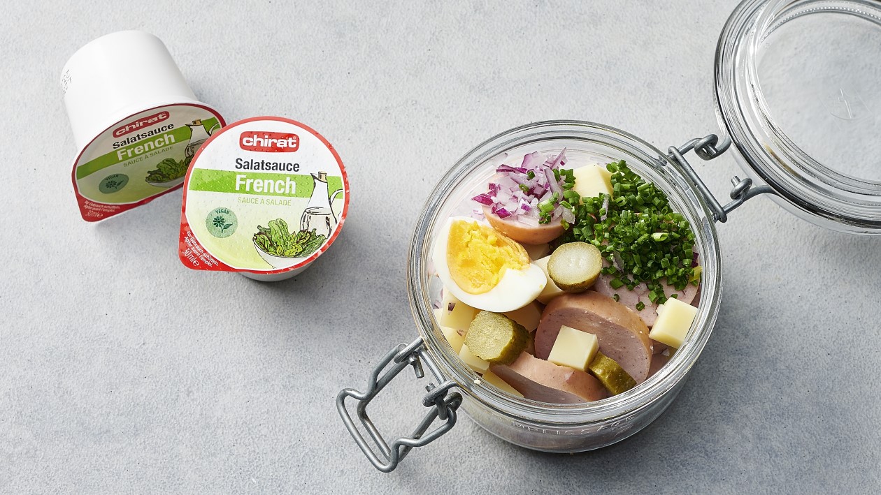 Wurstsalat mit Käse to go Wurstsalat mit Käse to go