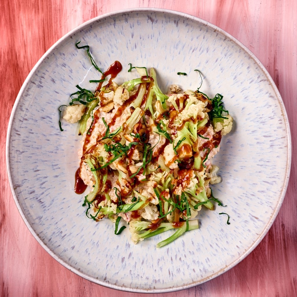 Chou-fleur aux noisettes avec un quinoa au Gruyère et du ketchup à la bière au Kirsch