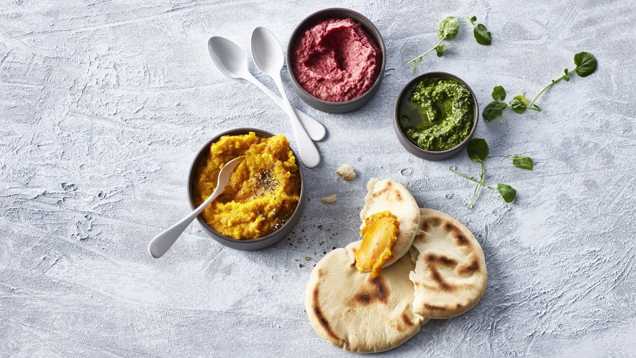 Pita mit 3 vegetarischen Dips Pita mit 3 vegetarischen Dips