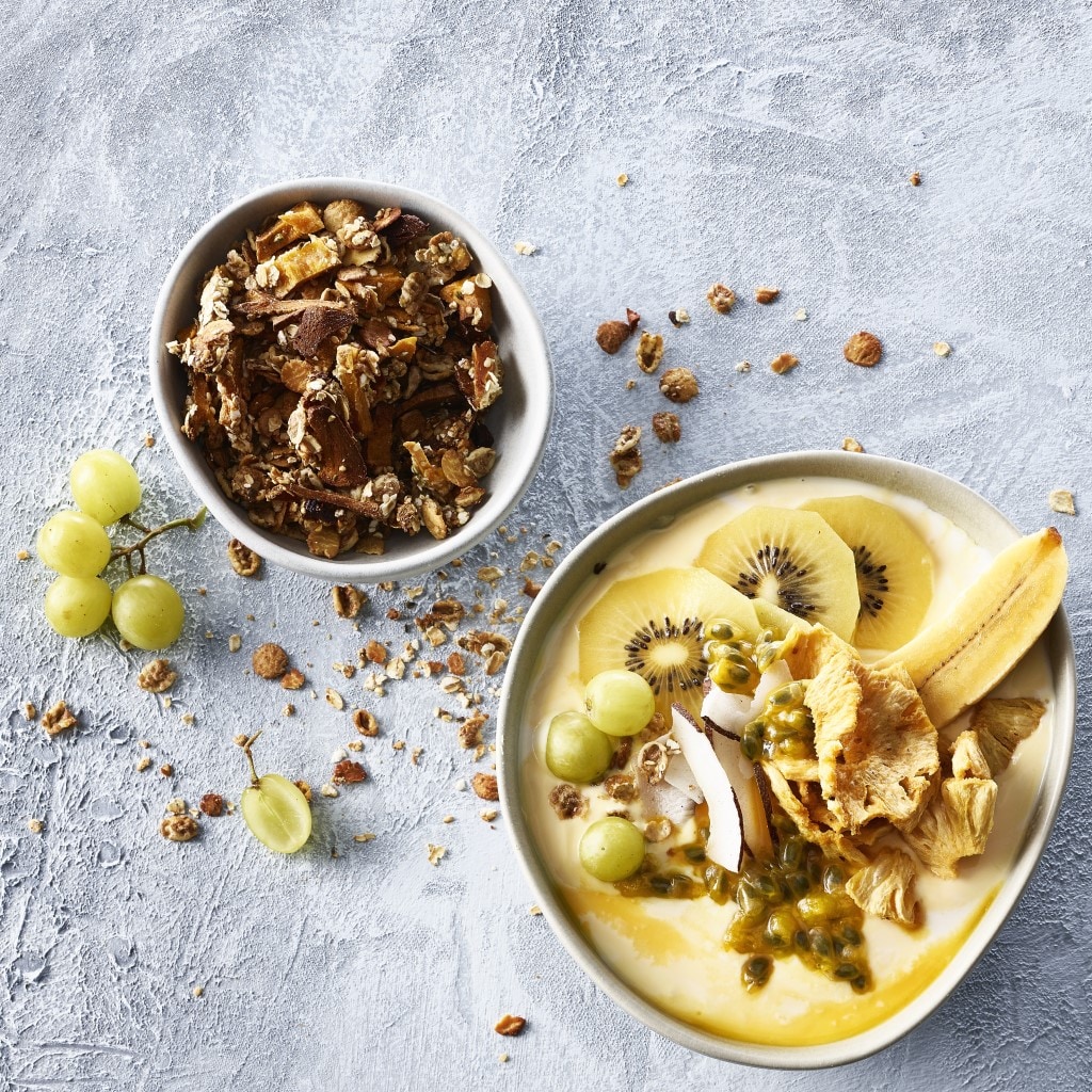 Yoghourt à la banane et divers fruits jaunes