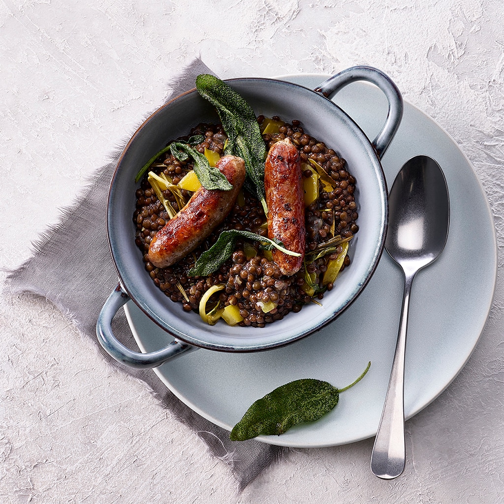 Belugalinsen- one-Pot mit Schweinswürstchen