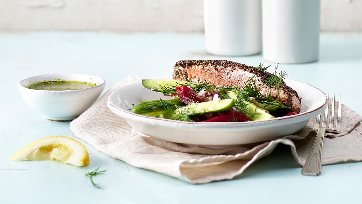 Saumon croustillant aux graines de chia et salade Zaatar