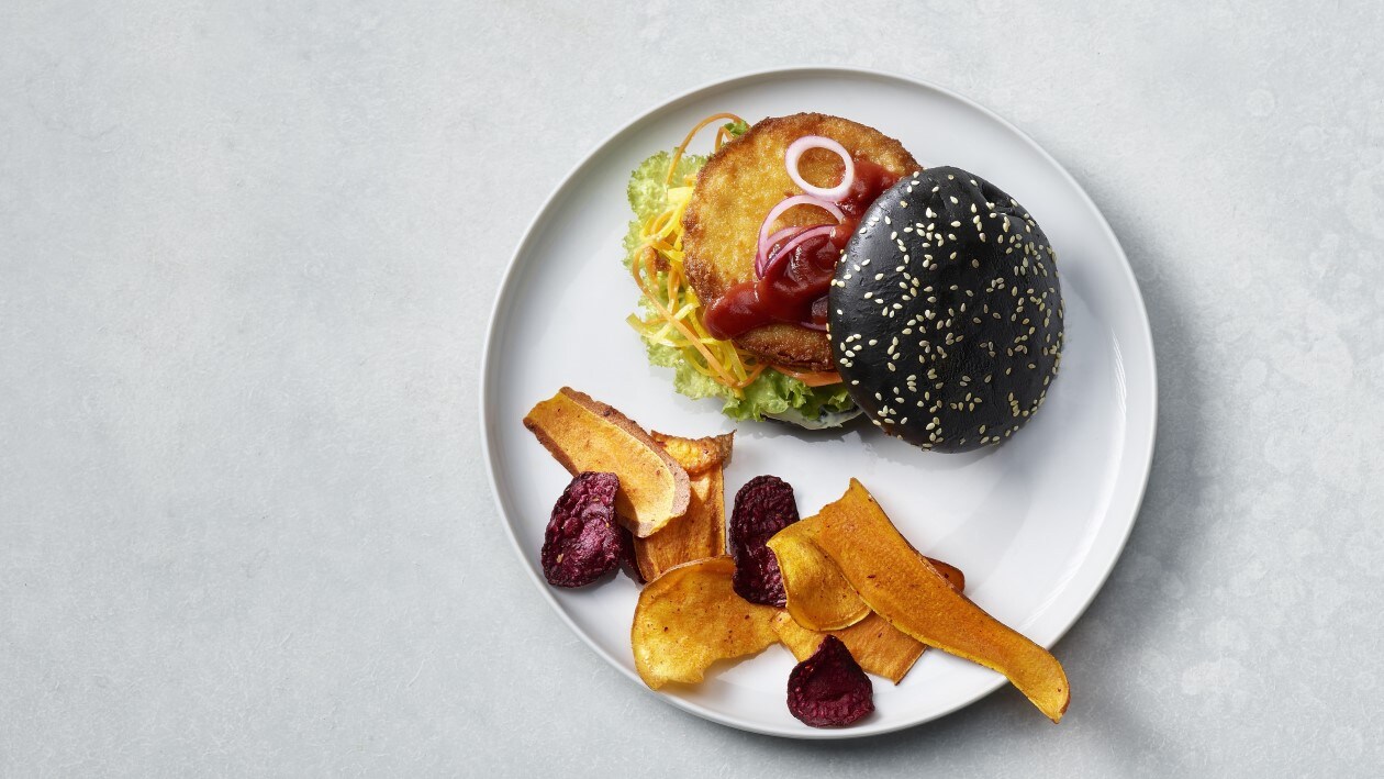 Crispy Chicken Burger mit Süsskartoffel Chips