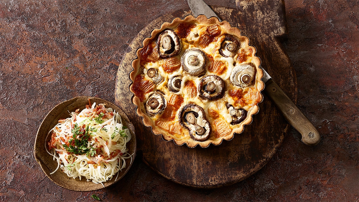 Tarte aux champignons et Taleggio et salade de chou blanc