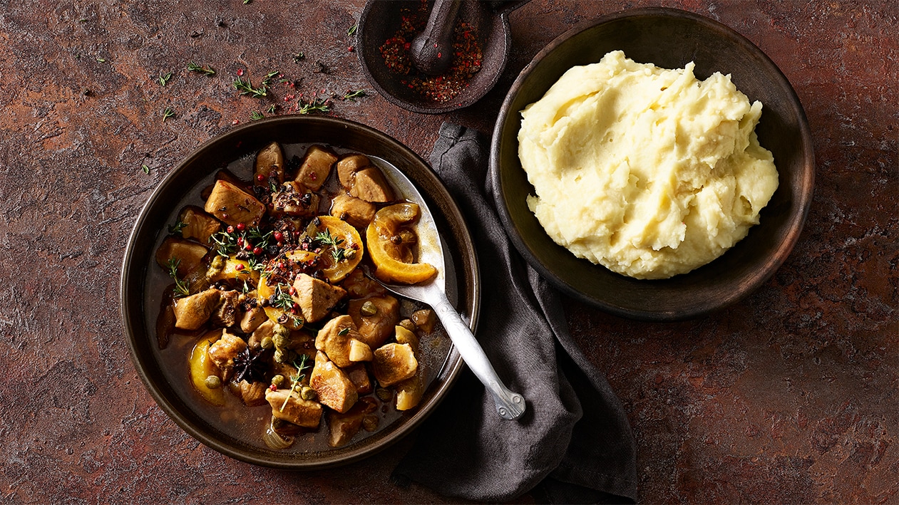 Schweinsragout mit Pfeffer und Kartoffelstock