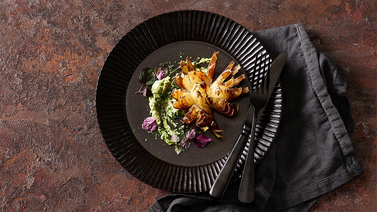 Oignon de boucher frit et crème aux fines herbes Oignon de boucher frit et crème aux fines herbes