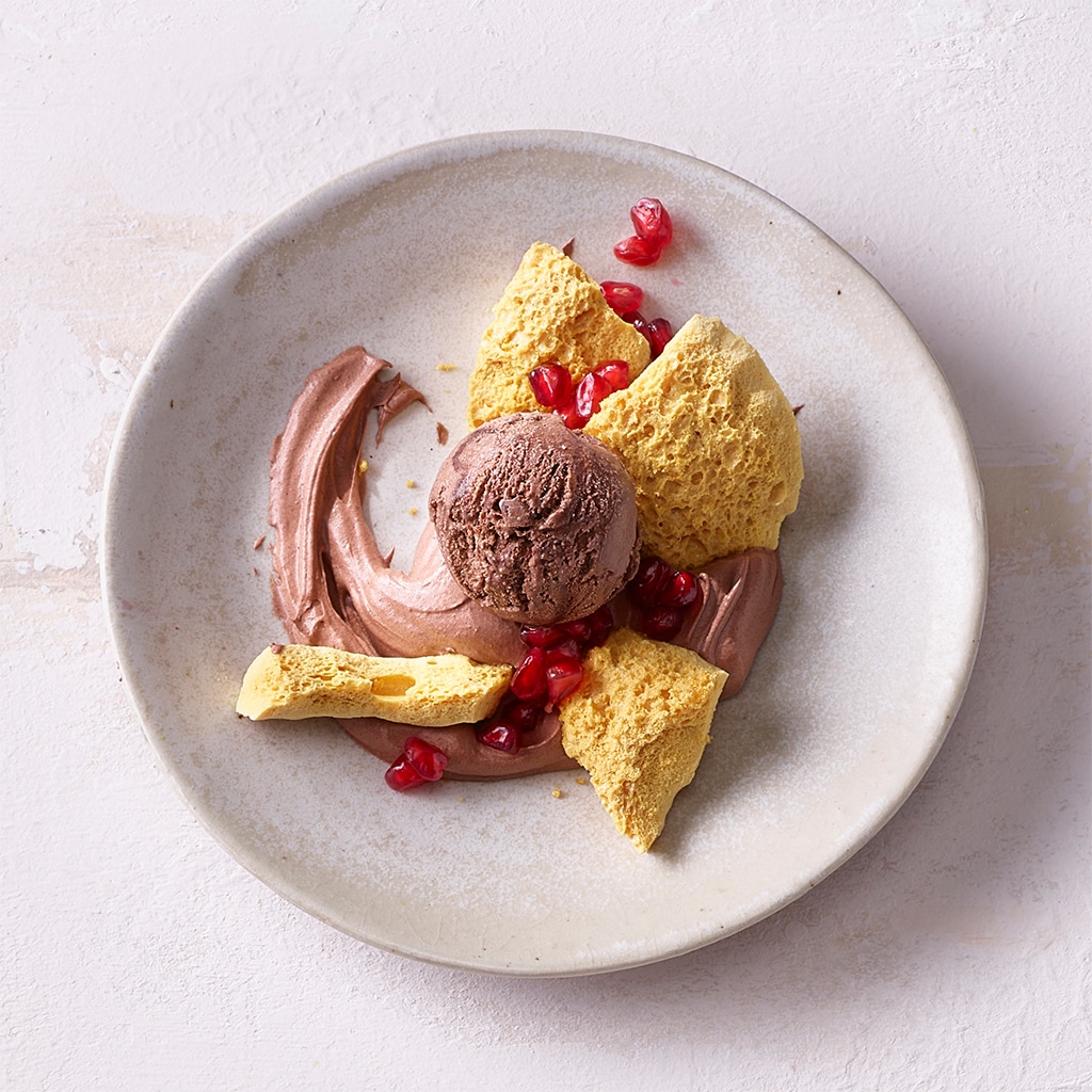 Geräuchertes Schokoladenmousse und Caramelknusper