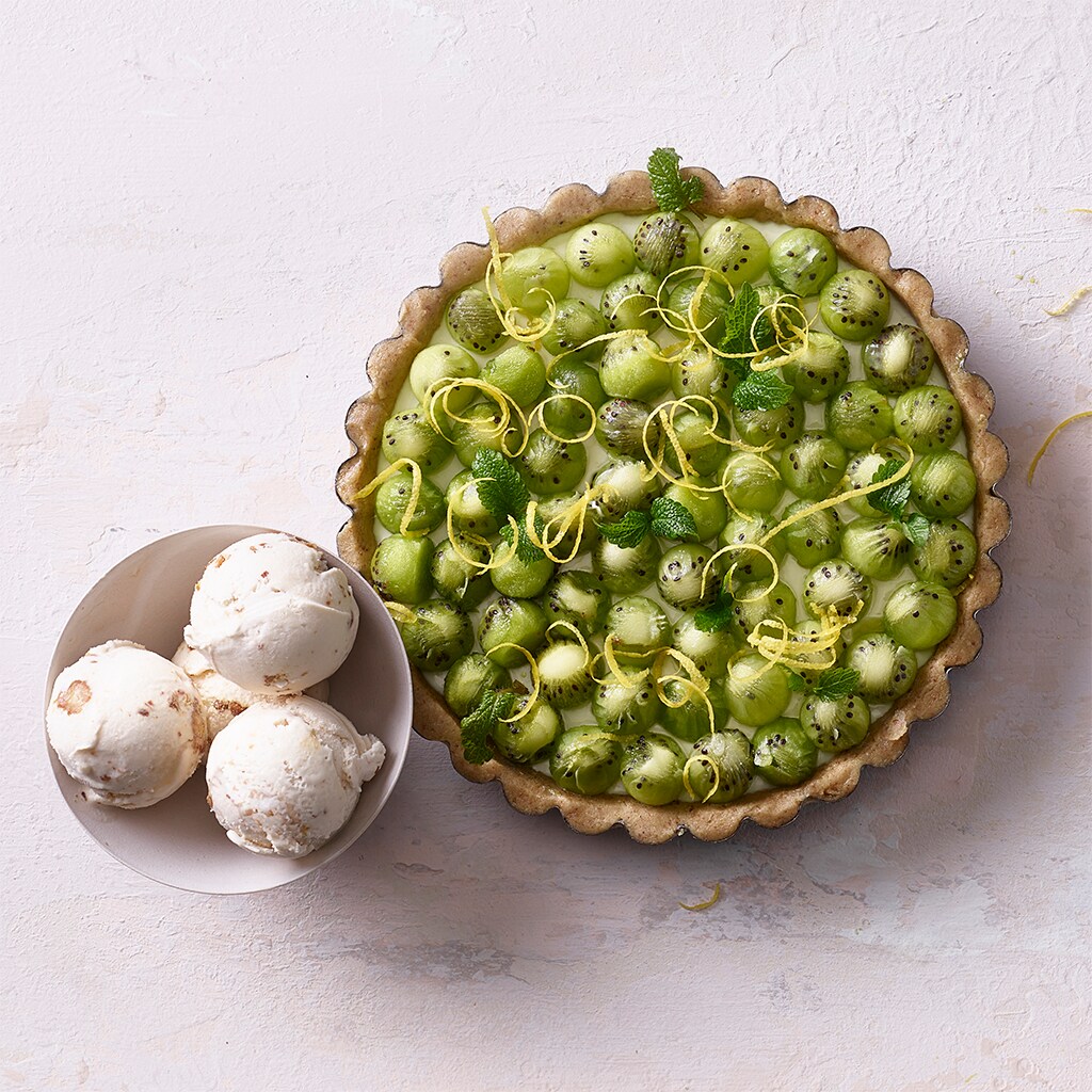 Baumnusskuchen mit Truttiker Mini-Kiwis