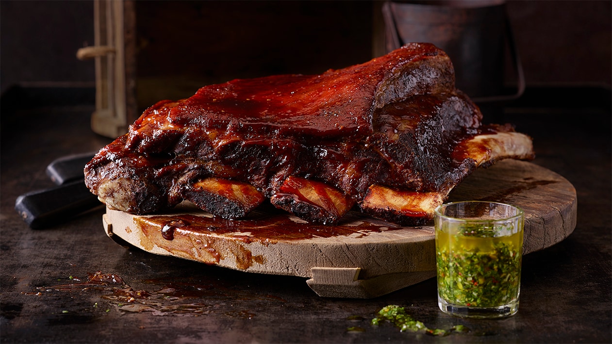 Travers de boeuf grillés et sauce chimichurri –  