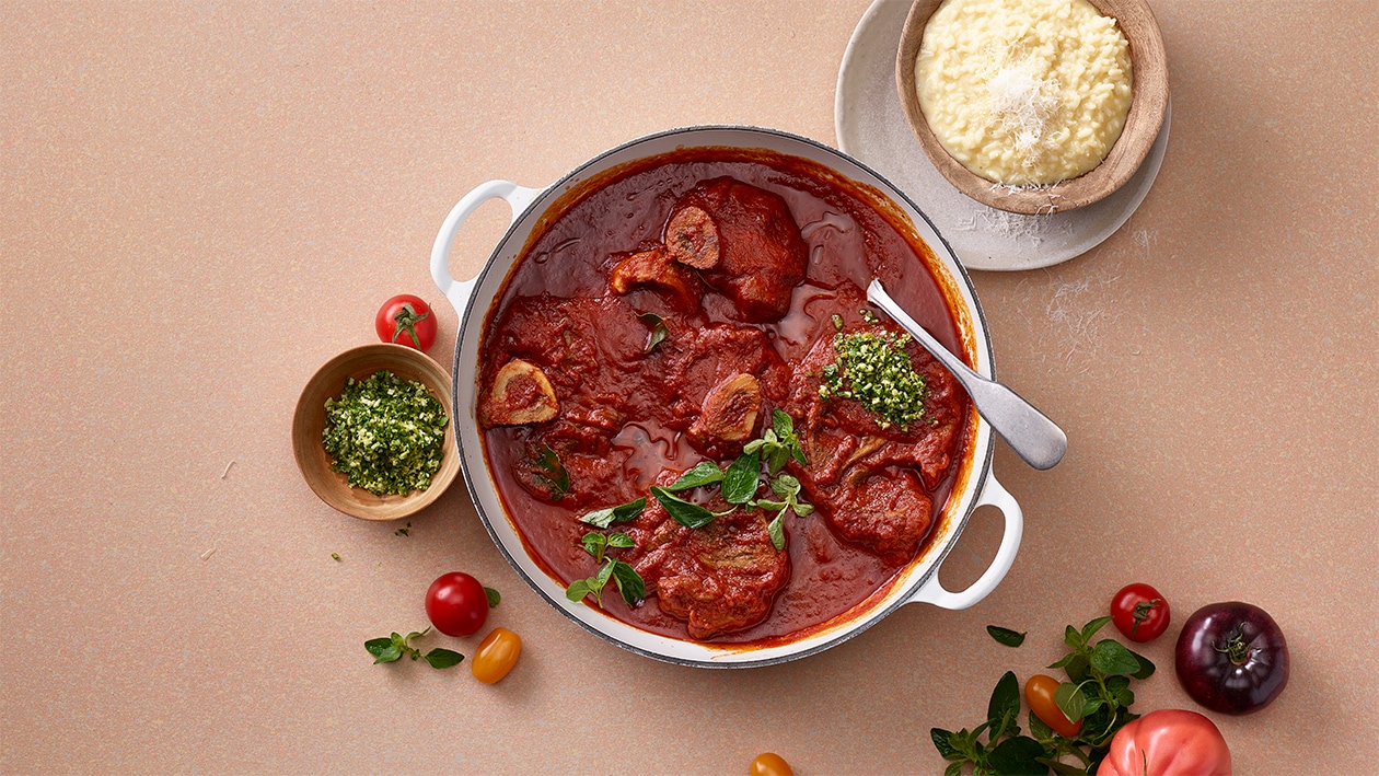 Ossobuco mit Tomatensauce und Risotto –  