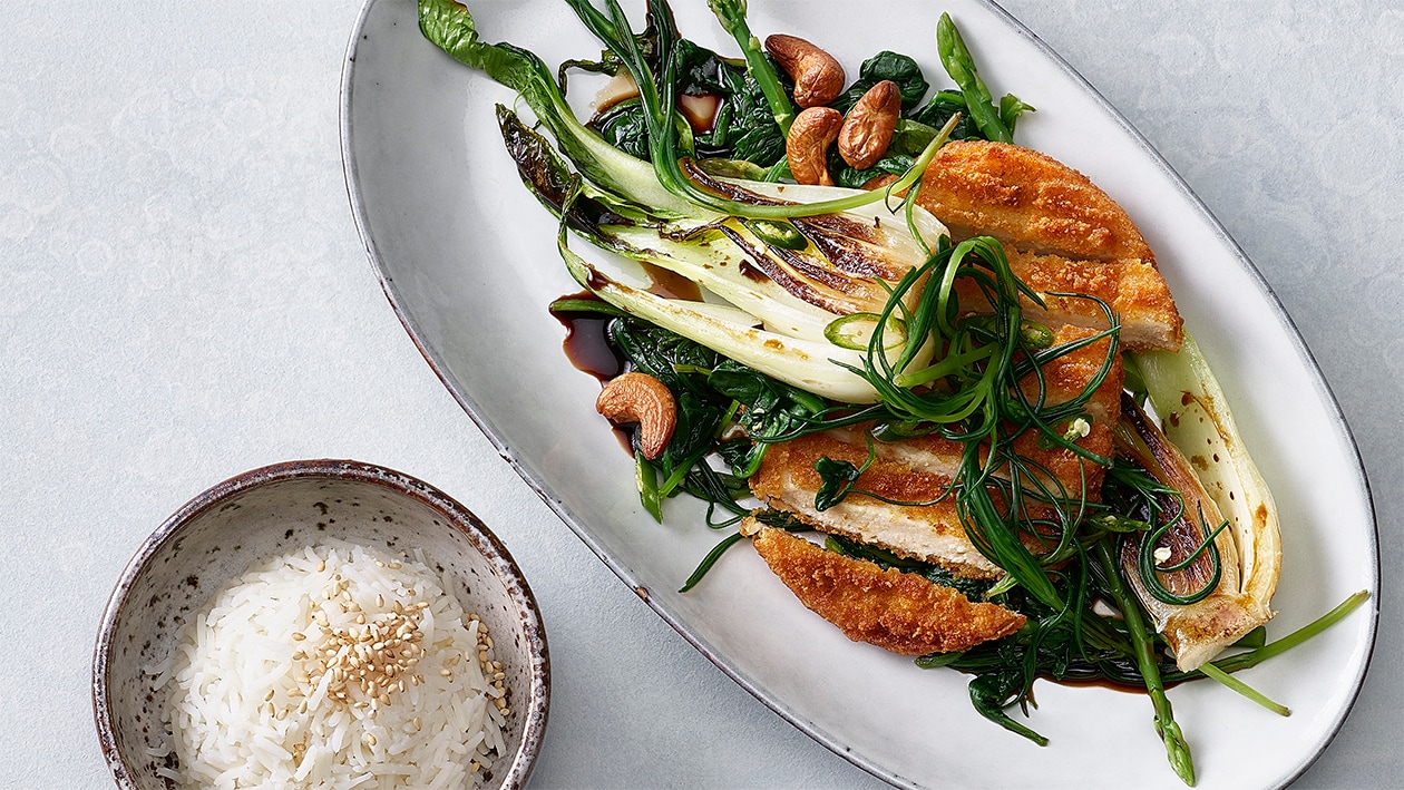 Poêlé du wok aux épinards, lamelles croustillantes et riz basmati –  