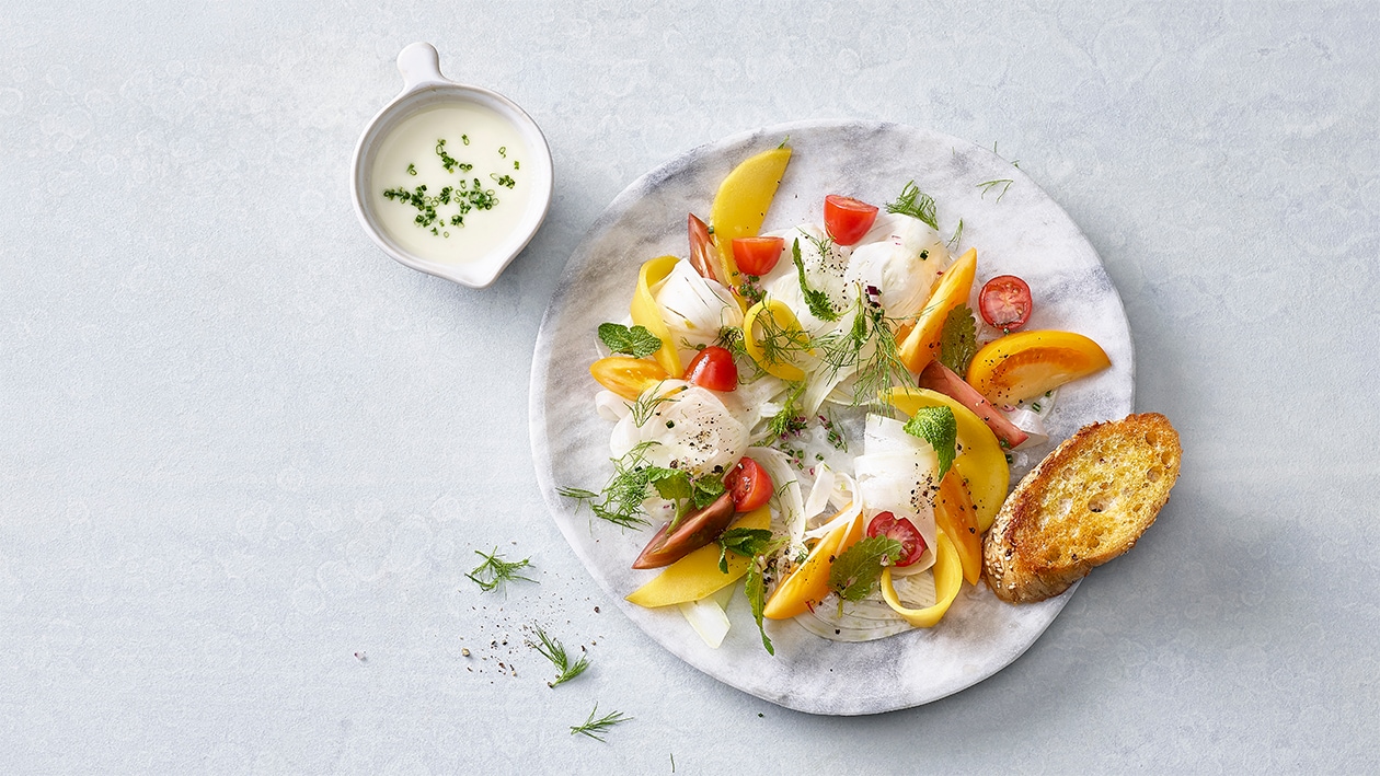 Salade de fenouil et tomate à la mangue et dressing aux fines herbes –  