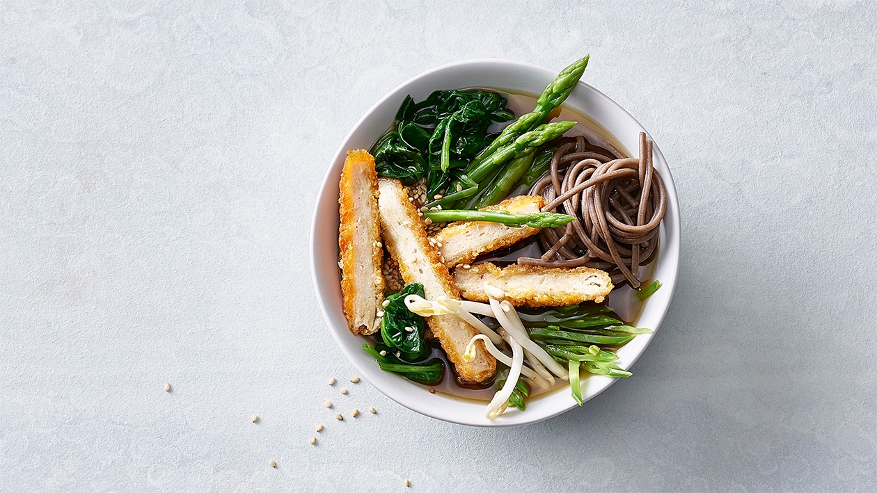 Asia Nudelsuppe mit Crispy-Streifen und Spinat Asia Nudelsuppe mit Crispy-Streifen und Spinat