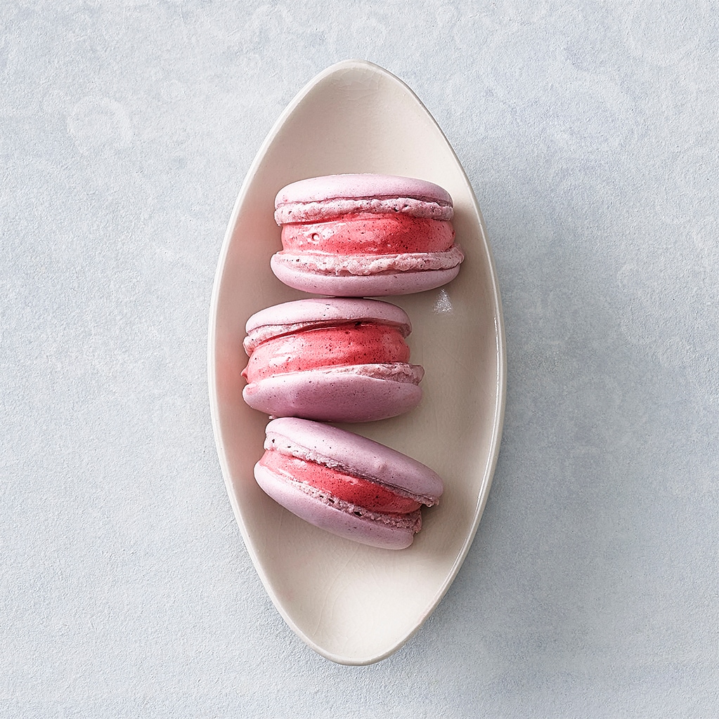 Vegane Rhabarber-Erdbeer-Macarons